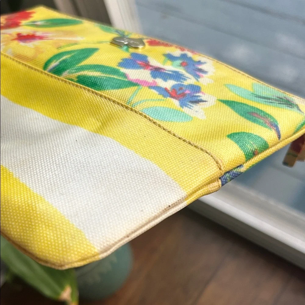 Kate Spade EUC Ret $139 Floral Clutch or cosmetic case - Picture 6 of 6